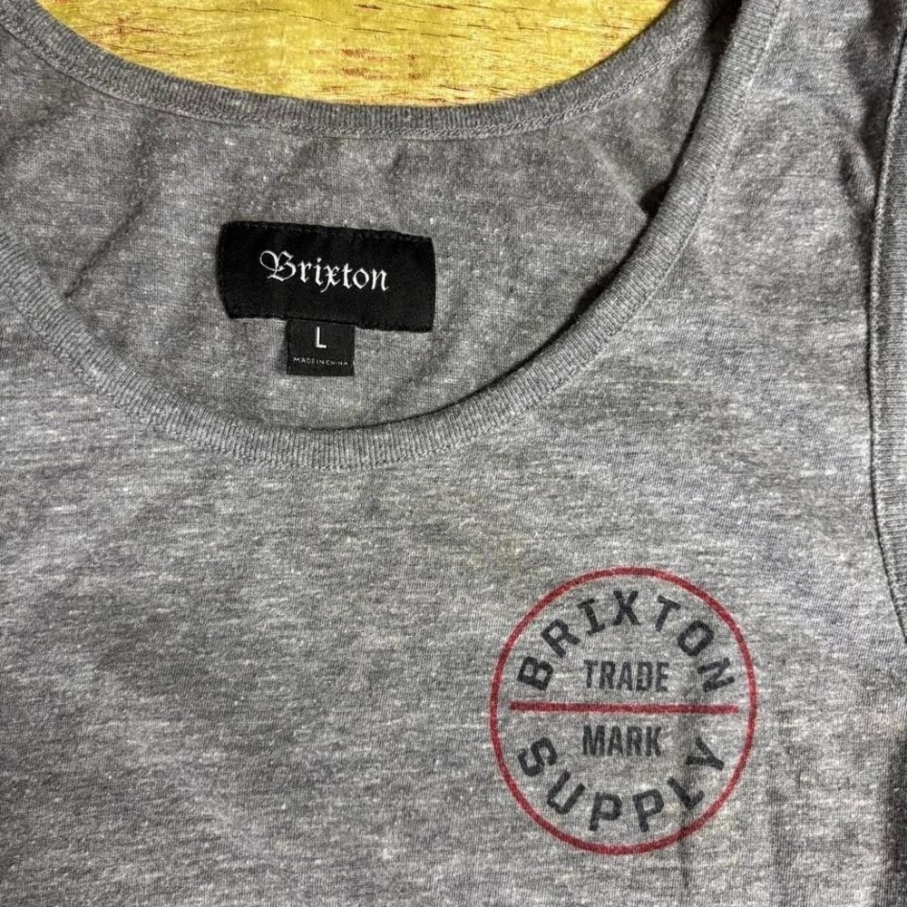 Brixton grey tank top with minimalist red logo - Picture 3 of 5